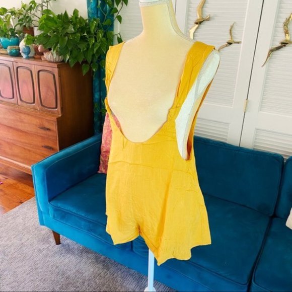 Le Lis | Casey Mustard Yellow Knotted Strap Pinafore Romper Retro Shorts Small - Picture 5 of 13